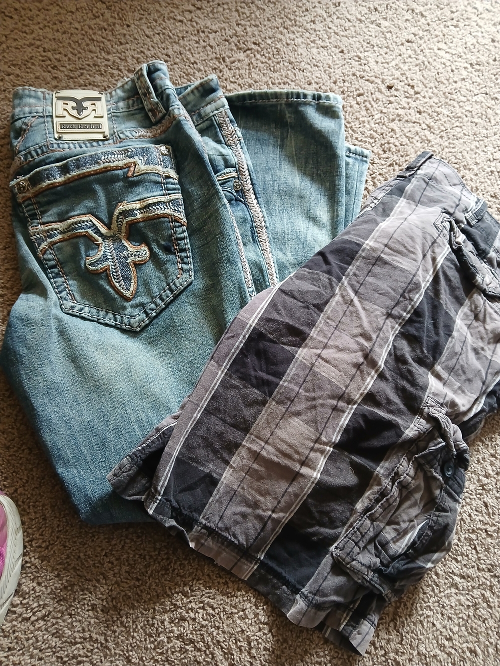 Rock Revival Light Wash Jeans & Gray Plaid Shorts Bundle